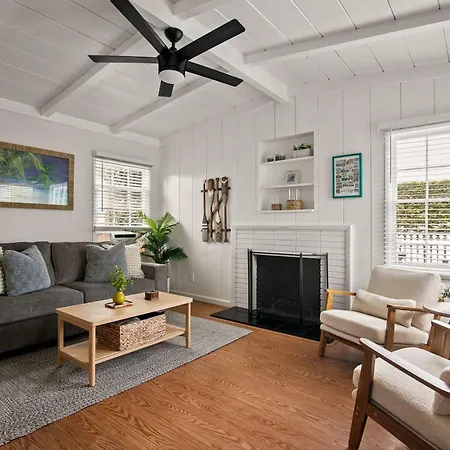 Coastal Retreat 1Br Steps To Ocean & Peek Views Villa