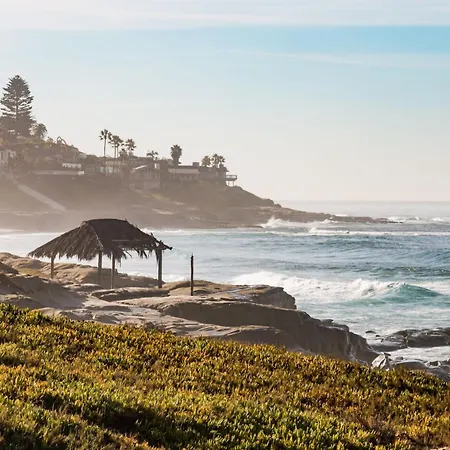 Coastal Retreat 1Br Steps To Ocean & Peek Views Villa